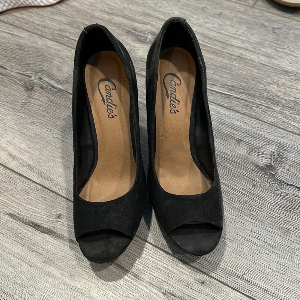 Woman’s Black heels size 7.5